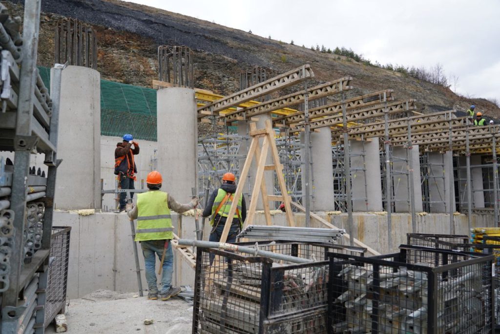 Fixed nikoloski: we are stabilizing entire mountains to build the kicevo – ohrid highway 2025 nikoloski we are stabilizing entire mountains to build the kicevo ohrid highway 2025 1 fixed iustitia. Bg deputy prime minister aleksandar nikoloski shared footage from the difficult construction work on the ohrid – kicevo highway, where more than a dozen slopes are being secured after they were delaying construction for... Nikoloski: we are stabilizing entire mountains to build the kicevo – ohrid highway 2025 2025-12-22 22:06:20 justice - iustitia. Bg fixed