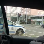 Нагли полицаи Хванати да минават на червен светофар от КАТ Бургас МВР полиция