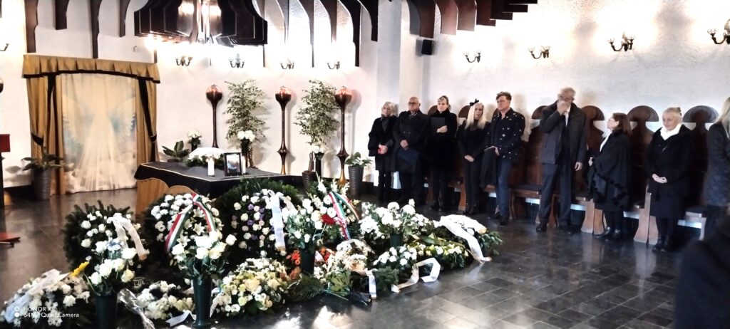 Belügyminisztérium a magyar karikatúra nagymestere a magyar karikatura nagymestere 1 belügyminisztérium iustitia. Bg -„egy gyermek érintetlen hitével, a lényeget látó szemével,/a világra rácsodálkozó lelkével mesél. / s mi... Iustitia. Bg a magyar karikatúra nagymestere 2025-10-29 08:26:22 igazságszolgáltatás - iustitia. Bg belügyminisztérium