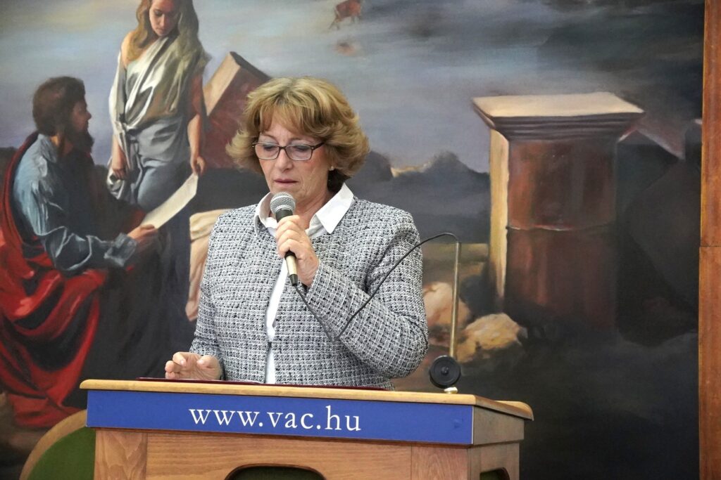 Belügyminisztérium a magyar karikatúra nagymestere a magyar karikatura nagymestere 3 belügyminisztérium iustitia. Bg -„egy gyermek érintetlen hitével, a lényeget látó szemével,/a világra rácsodálkozó lelkével mesél. / s mi... Iustitia. Bg a magyar karikatúra nagymestere 2025-10-29 08:26:22 igazságszolgáltatás - iustitia. Bg belügyminisztérium