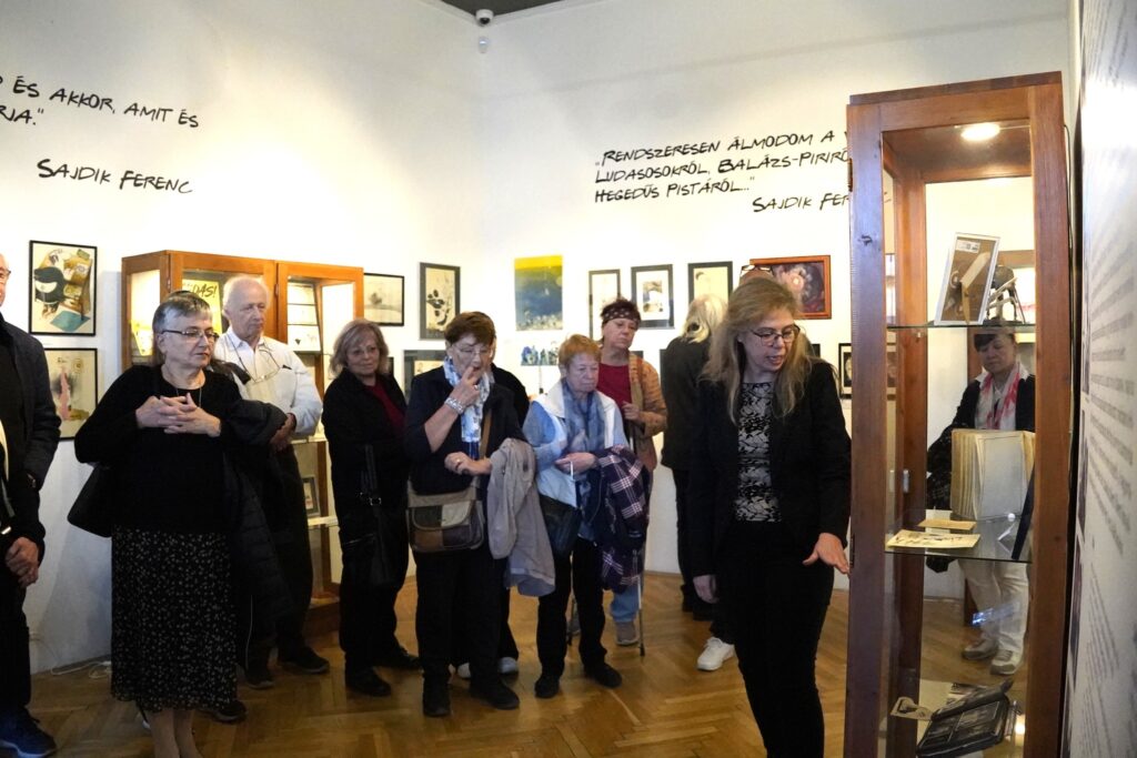 Belügyminisztérium a magyar karikatúra nagymestere a magyar karikatura nagymestere 4 belügyminisztérium iustitia. Bg -„egy gyermek érintetlen hitével, a lényeget látó szemével,/a világra rácsodálkozó lelkével mesél. / s mi... Iustitia. Bg a magyar karikatúra nagymestere 2025-10-29 08:26:22 igazságszolgáltatás - iustitia. Bg belügyminisztérium