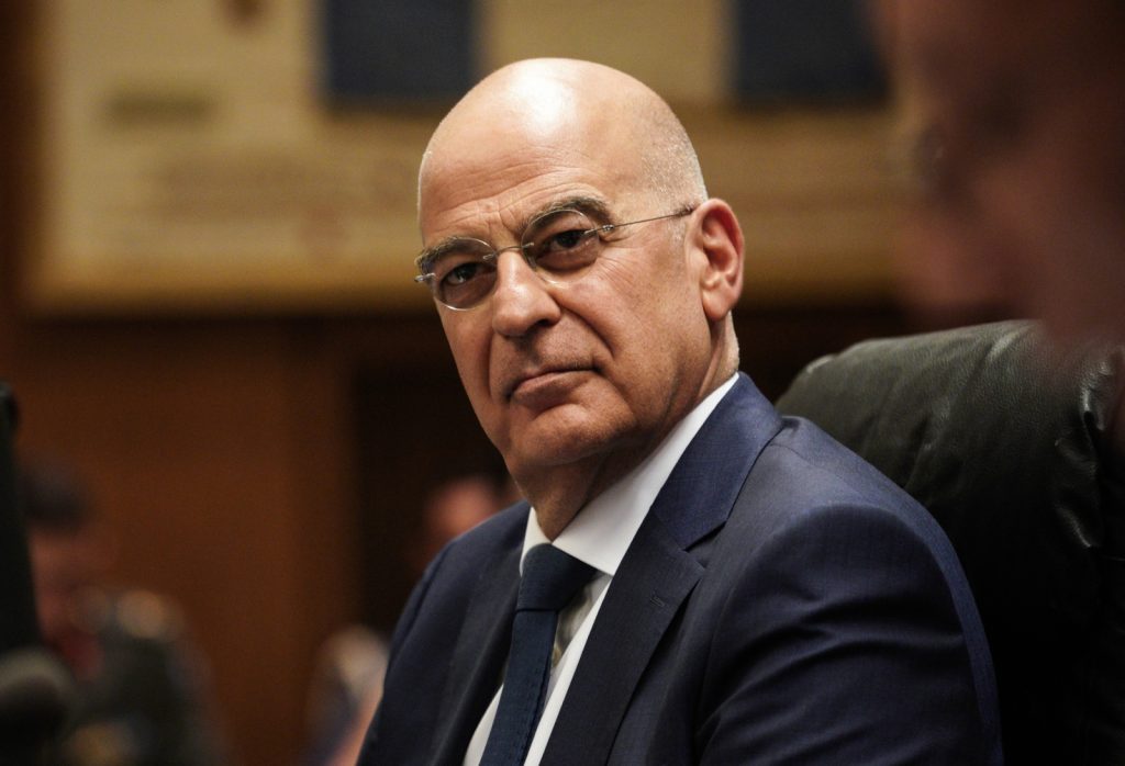 Ο δεξιός θυματισμός cebf ceb4ceb5cebeceb9cf8ccf82 ceb8cf85cebcceb1cf84ceb9cf83cebccf8ccf82 ηταν θέμα χρόνου, η προσχώρηση ενός καθαρόαιμου νεοδημοκράτη στην πιο δημοφιλή αντιπολιτική ιδεολογία του καιρού μας, που την έχω αποκαλέσει (κάπως βάναυσα, αλλά η λέξη γι’ αυτή πρέπει να είναι κακόηχη) θυματισμό. Ο,τι ο αντώνης σαμαράς το κάνει τσάτρα πάτρα, ότι ο κώστας καραμανλής αδυνατεί να πράξει λόγω της εμπλοκής του ξαδέρφου του στην υπόθεση δικαιοσυνη - iustitia. Bg