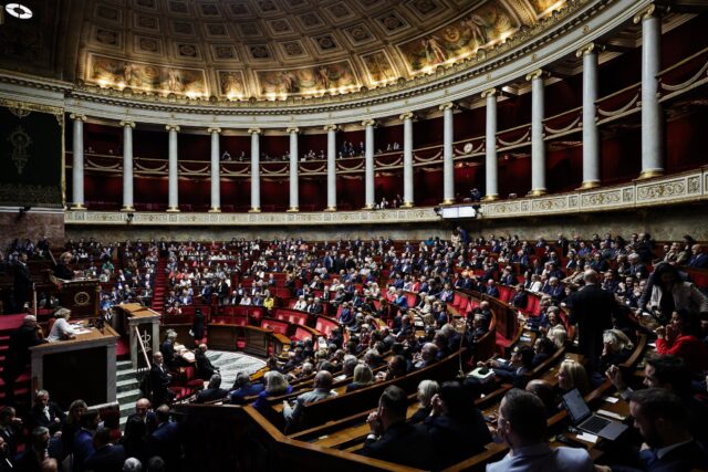 Crise politique : démission, dissolution ou cohabitation... Que demandent les forces politiques ?