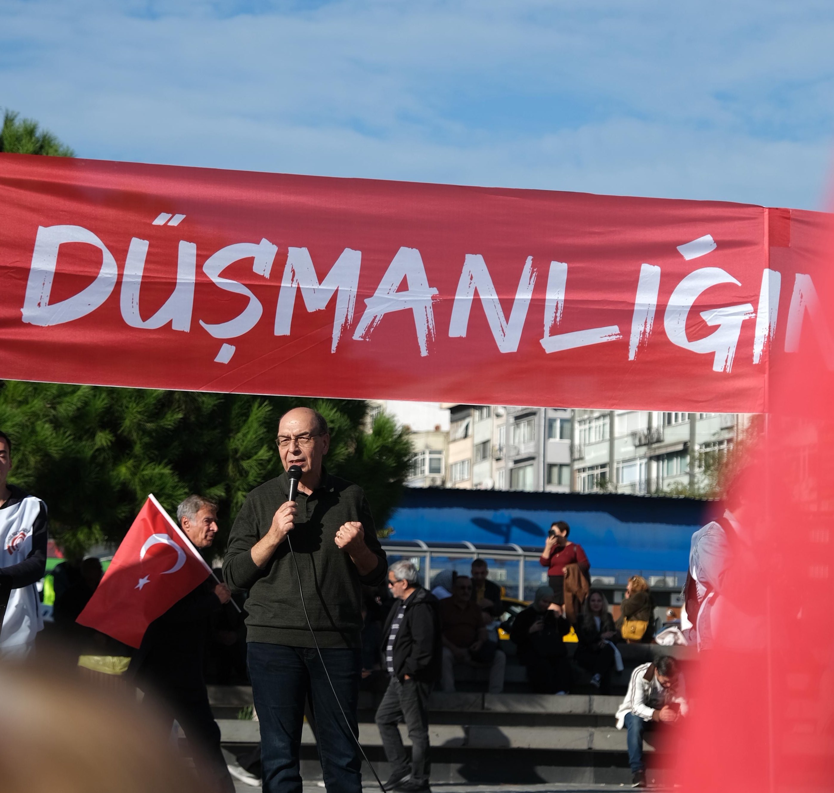 Cumhuriyetin 102. Yılında binler sokağa çıktı: 'emeğin cumhuriyetini kuracağız' cumhuriyetin 102 yilinda binler sokaga cikti emegin cumhuriyetini kuracagiz iustitia. Bg cumhuriyetin 102. Yılında türkiye halk temsilcileri meclisi'nin (thtm) çağrısıyla i̇stanbul, i̇zmir,... Iustitia. Bg cumhuriyetin 102. Yılında binler sokağa çıktı: 'emeğin cumhuriyetini kuracağız' 2025-10-26 20:27:15 adalet - iustitia. Bg