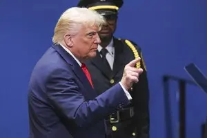 Мадуро обратился к трампу на английском языке и призвал избежать войны d0bcd0b0d0b4d183d180d0be d0bed0b1d180d0b0d182d0b8d0bbd181d18f d0ba d182d180d0b0d0bcd0bfd183 d0bdd0b0 d0b0d0bdd0b3d0bbd0b8d0b9d181d0ba 1 президент венесуэлы николас мадуро выступил против "безумной войны", поскольку эскалация военной кампании сша... Iustitia. Bg мадуро обратился к трампу на английском языке и призвал избежать войны 2025-10-24 12:42:34 справедливість - юстиция