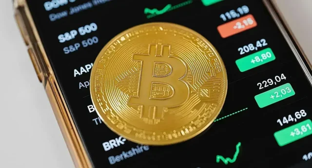 Рекорд след рекорд! Анализатори предупреждават за биткойна