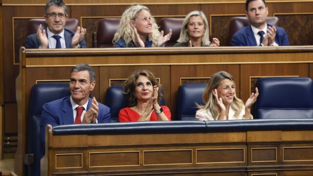El Gobierno salva dos votaciones clave y gana oxígeno tras la presión hasta el último momento de Podemos