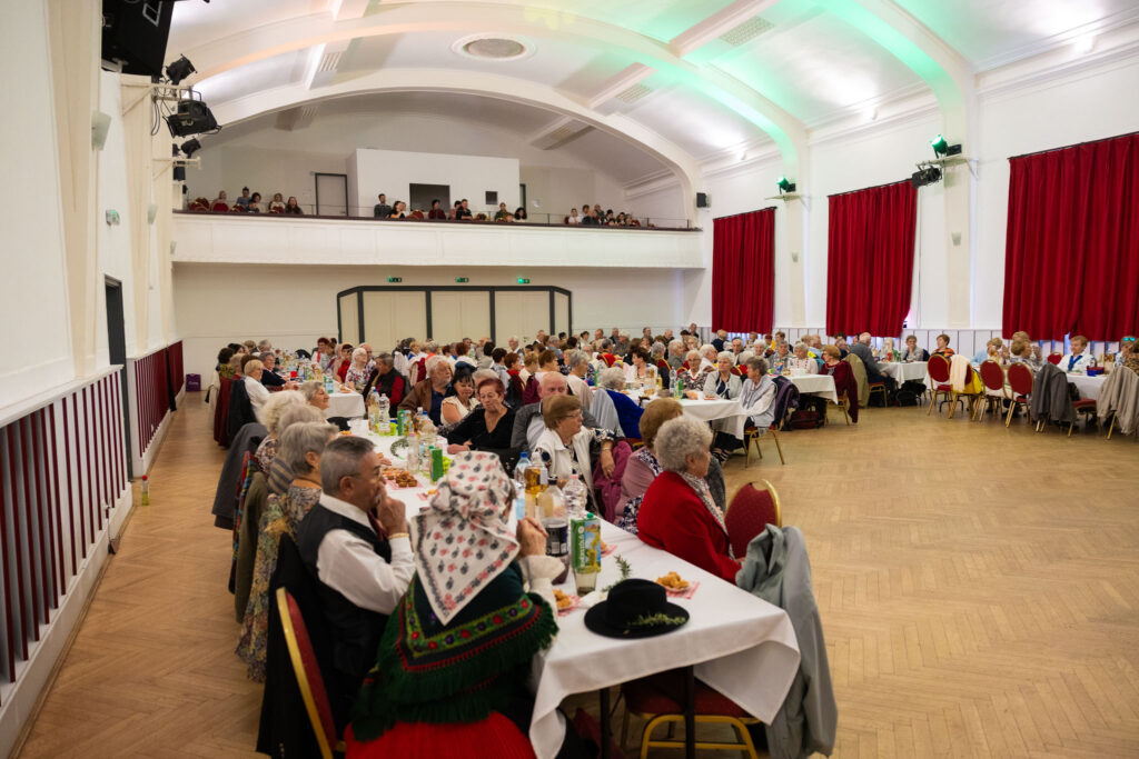 Hagyomány, zene és tánc: szüreti ünnep a voke-ban hagyomany zene es tanc szureti unnep a voke ban 17 iustitia. Bg -a voke józsef attila művelődési központban ismét életre kelt a régi idők szüreti hangulata. A dunakeszi... Iustitia. Bg hagyomány, zene és tánc: szüreti ünnep a voke-ban 2025-10-15 18:34:24 igazságszolgáltatás - iustitia. Bg
