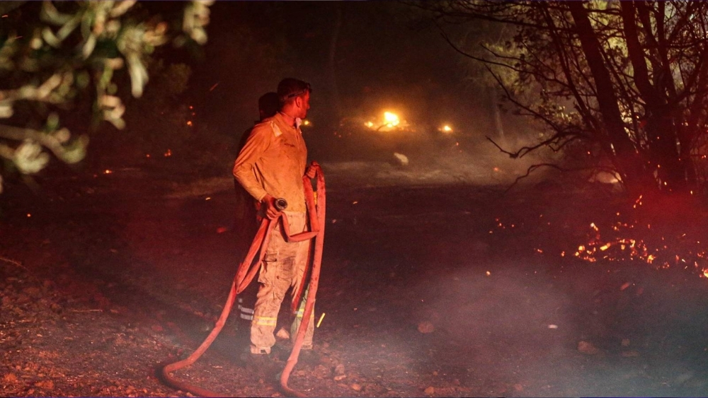 İzmir'deki orman yangınları gerçekten kaza mıydı? Izmirdeki orman yanginlari gercekten kaza miydi iustitia. Bg her yaz türkiye’nin gündeminde orman yangınları oluyor. Alınan önlemler ve yapılan müdahaleler sıkça... Iustitia. Bg i̇zmir'deki orman yangınları gerçekten kaza mıydı? 2025-10-23 23:27:32 adalet - iustitia. Bg