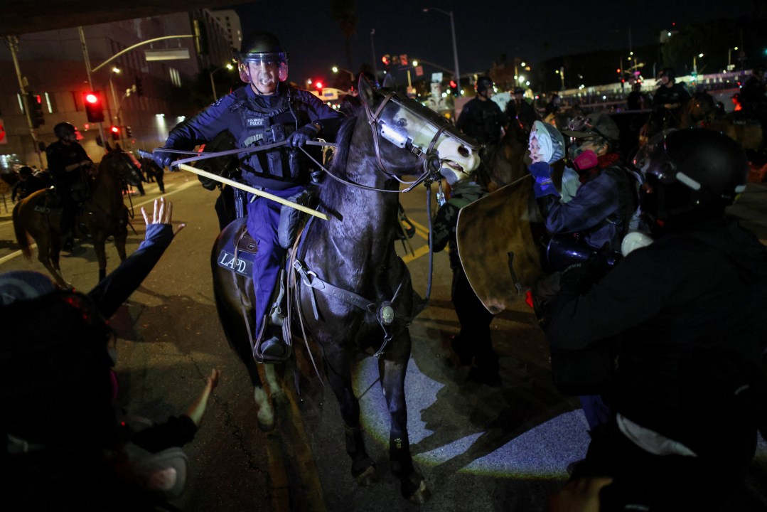 'no kings' rallies draw crowds across us to protest trump no kings rallies draw crowds across us to protest trump 3 protesters spanning all age groups took to the streets en masse for "no kings" rallies across the united states on... Iustitia. Bg 'no kings' rallies draw crowds across us to protest trump 2025-10-19 05:04:57 justice - iustitia. Bg