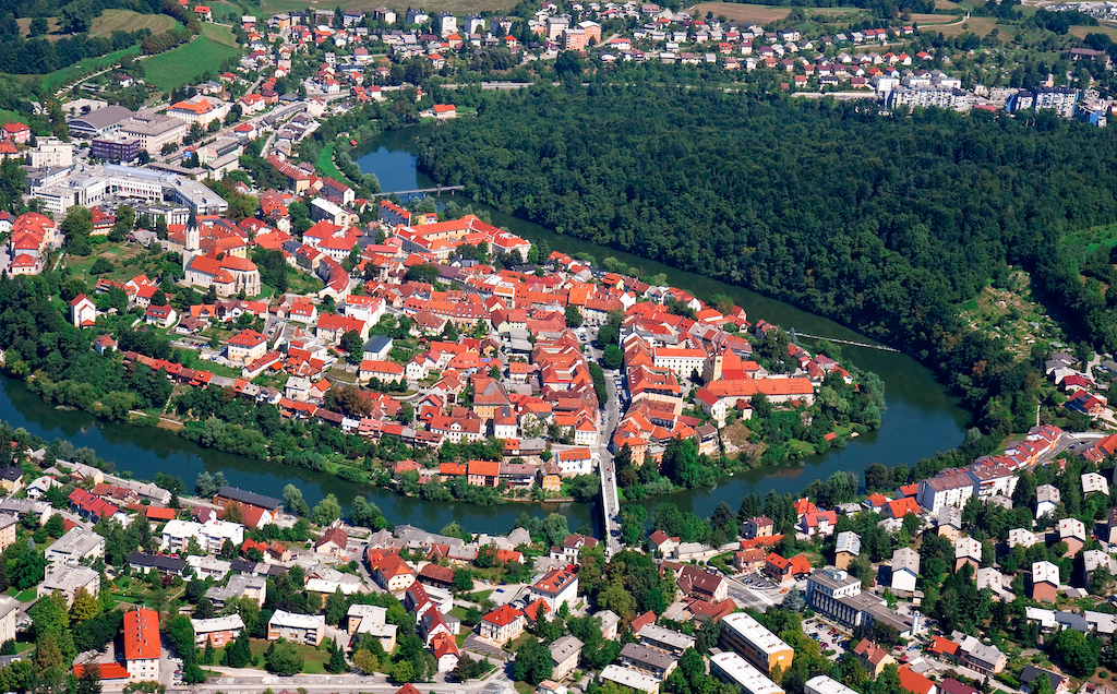 Bivol novomeška občina pred jutrišnjim shodom na glavnem trgu podala nekaj priporočil in navodil - 2025 iustitia novomeska obcina pred jutrisnjim shodom na glavnem trgu podala nekaj priporocil in navodil 2025 iustitia bivol iustitia. Bg piše: moja dolenjska
pred jutrišnjim protestnim shodom proti nereševanju romske problematike v... Iustitia. Bg novomeška občina pred jutrišnjim shodom na glavnem trgu podala nekaj priporočil in navodil - 2025 iustitia 2025-10-27 17:38:25 pravosodje - iustitia. Bg bivol