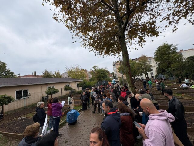 Rant planına karşı mücadele eden Caferağa halkı Moda Bostanı açılışında buluştu Rant planına karşı mücadele eden Caferağa halkı Moda Bostanı açılışında buluştu