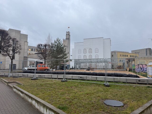 Aktualijos alytus pradeda šventinį stebuklą: mieste – tikra čiuožykla ir naujos pramogos 2025 alytus pradeda sventini stebukla mieste tikra ciuozykla ir naujos pramogos 2025 2 aktualijos iustitia. Bg alytaus miesto centre, šalia&nbsp;savivaldybės pastato, prasidėjo intensyvūs darbai – užtverta teritorija netrukus taps pagrindine šių metų šventinių pramogų erdve. Miesto... Alytus pradeda šventinį stebuklą: mieste – tikra čiuožykla ir naujos pramogos 2025 2025-11-21 11:24:00 teisingumas - iustitia. Bg aktualijos