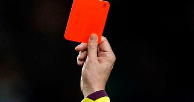 Дадоха един от най-скандалните червени картони в историята 2025