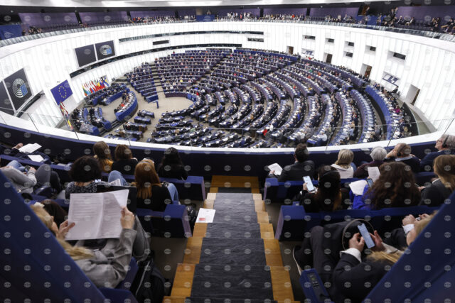 Европейският парламент подкрепи намаляване на парниковите емисии на ЕС с 90 процента до 2040 г. 2025