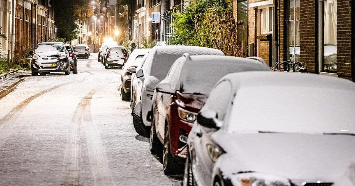 Общество сняг натрупа до софия. Европа е в снежен капан 2025 d181d0bdd18fd0b3 d0bdd0b0d182d180d183d0bfd0b0 d0b4d0be d181d0bed184d0b8d18f d0b5d0b2d180d0bed0bfd0b0 d0b5 d0b2 d181d0bdd0b5d0b6d0b5d0bd общество сняг заваля на витоша тази сутрин, се вижда от снимки публикувани във фейсбук групата "витоша планина“. Кадри... Iustitia. Bg сняг натрупа до софия. Европа е в снежен капан 2025 2025-11-23 10:40:02 юстиция общество