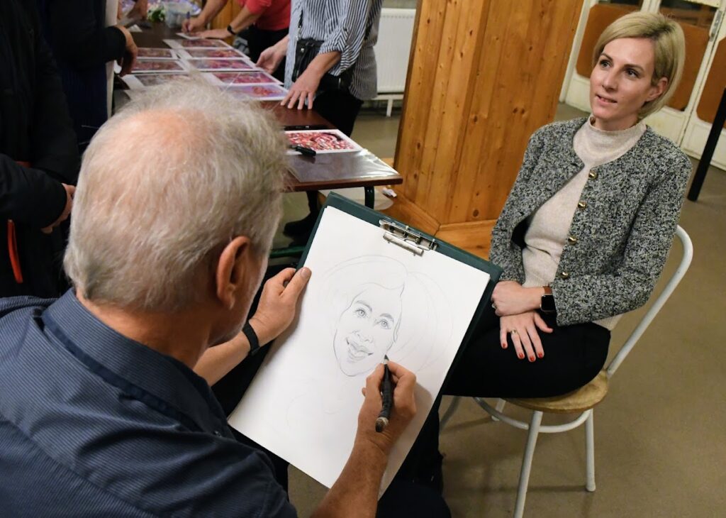 Kultura ecset turizmus – tóth antal tónió kiállítása az iskolagalériában 2025 ecset turizmus toth antal tonio kiallitasa az iskolagaleriaban 2025 89 kultura iustitia. Bg -egy-egy képzőművész kiállításra felkérésének mindig sajátos története van. Így volt ez tónió esetében... Iustitia. Bg ecset turizmus – tóth antal tónió kiállítása az iskolagalériában 2025 2025-11-26 10:37:50 igazságszolgáltatás - iustitia. Bg kultura