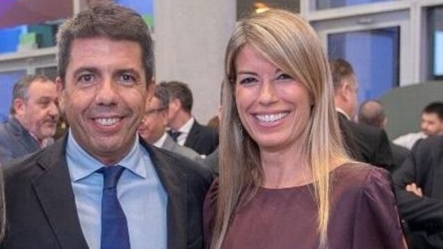 El paseo "sin prisa" y "charlando" de Mazón y Vilaplana hacia el parking tras la comida en El Ventorro en plena dana 2025