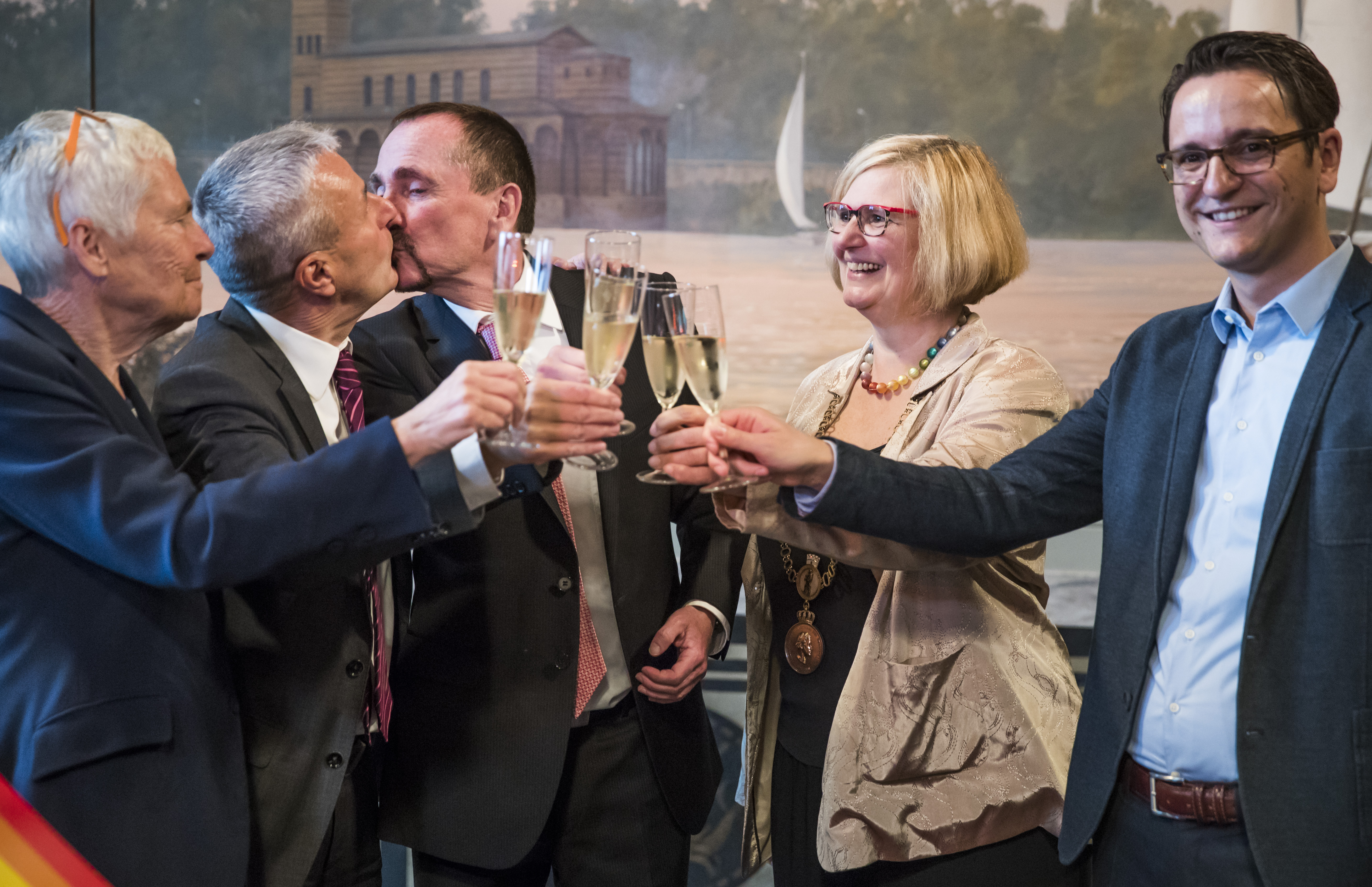 Azonos neműek európai unió bírósága: egy eu-tagállam köteles elismerni egy másikban kötött melegházasságot 2025 europai unio birosaga egy eu tagallam koteles elismerni egy masikban kotott meleghazassagot 2025 azonos neműek iustitia. Bg „a tagállam köteles elismerni két, az unióhoz tartozó azonos... Iustitia. Bg európai unió bírósága: egy eu-tagállam köteles elismerni egy másikban kötött melegházasságot 2025 2025-11-25 14:09:53 igazságszolgáltatás - iustitia. Bg azonos neműek