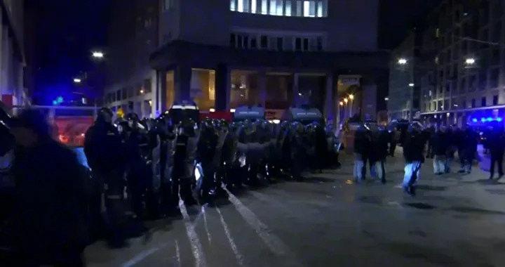 Dünya katliama i̇talyan tepkisi! Maç öncesi binler sokağa döküldü! 2025 katliama italyan tepkisi mac oncesi binler sokaga dokuldu 2025 2 dünya iustitia. Bg i̇talya’nın bologna kentinde, basketbol avrupa ligi'nin (euroleague) 12'inci haftasındaki... Iustitia. Bg katliama i̇talyan tepkisi! Maç öncesi binler sokağa döküldü! 2025 2025-11-23 05:58:00 adalet - iustitia. Bg dünya