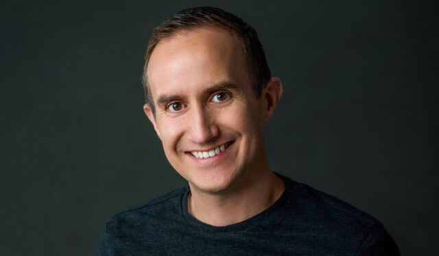 "Les plus heureux avec l’argent sont "Les plus heureux avec l’argent sont..." : les conseils de Morgan Housel pour dépenser intelligemment 2025