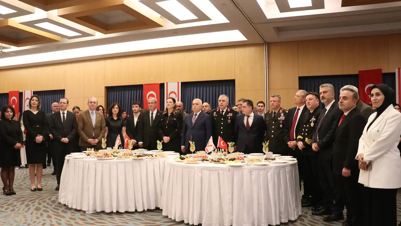 Trabzon trabzon'da kktc'nin 42. Kuruluş yıl dönümü dolayısıyla resepsiyon düzenlendi! 2025 trabzonda kktcnin 42 kurulus yil donumu dolayisiyla resepsiyon duzenlendi 2025 trabzon iustitia. Bg vali aziz yıldırım, akçaabat ilçesindeki bir otelde organize edilen resepsiyonda, azerbaycan-gürcistan... Iustitia. Bg trabzon'da kktc'nin 42. Kuruluş yıl dönümü dolayısıyla resepsiyon düzenlendi! 2025 2025-11-15 20:39:00 adalet - iustitia. Bg trabzon