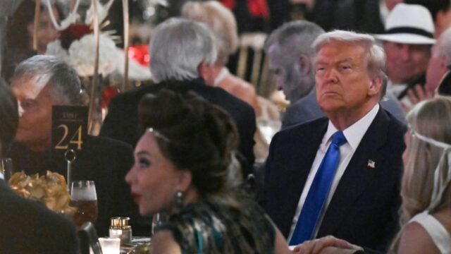 Trump droht Nigeria wegen "Tötung von Christen" mit US Militäreinsatz Trump droht Nigeria wegen "Tötung von Christen" mit US-Militäreinsatz 2025