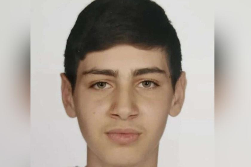 15 yaşındaki mesem'li berk'in cansız bedeni bulundu: 'yaşama isteğim kalmadı' 2025 - adalet - iustitia. Bg 15 yaşındaki mesem'li berk'in cansız bedeni bulundu: 'yaşama isteğim kalmadı' 2025 15 yasindaki mesemli berkin cansiz bedeni bulundu yasama istegim kalmadi 2025 1 iustitia. Bg sermaye sınıfı ve akp iktidarı eliyle türkiye çocuk işçi mezarlığına dönüştürülürken 15 yaşındaki bir... Iustitia. Bg 15 yaşındaki mesem'li berk'in cansız bedeni bulundu: 'yaşama isteğim kalmadı' 2025 2025-12-01 19:50:38 adalet - iustitia. Bg