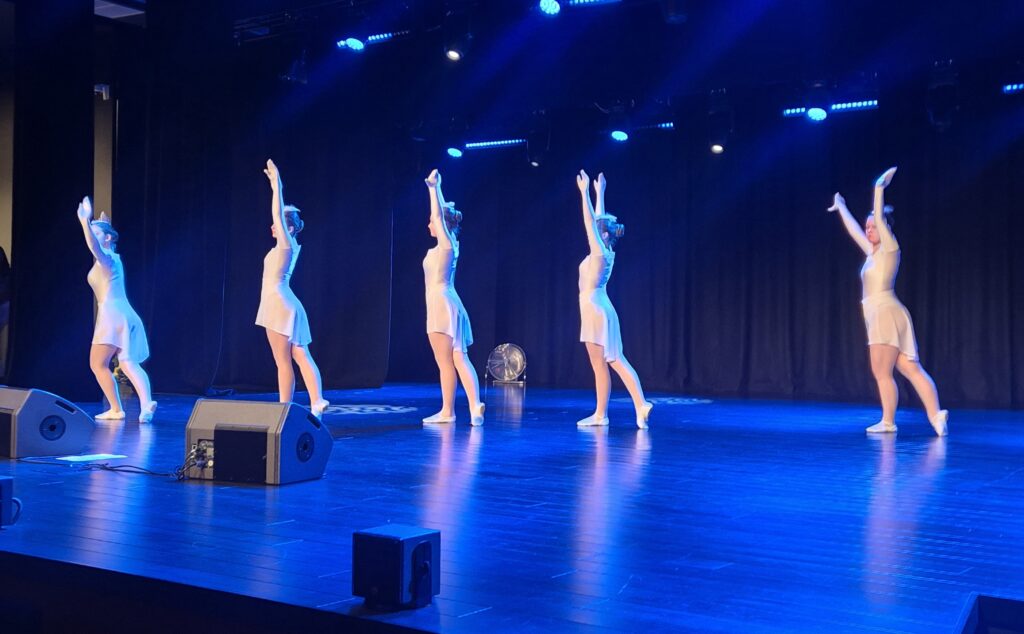 Iniciatyvos 25-metį mininti „gargždų viltis“ svajoja apie savo namus 2025 25 meti mininti gargzdu viltis svajoja apie savo namus 2025 10 iniciatyvos iustitia. Bg „gargždų vilties“ pirmininkė a. Jurkienė nuoširdžiai dėkojo visiems bendruomenės bičiuliams ir pati sulaukė šiltų padėkos žodžių iš bendrijos tarybos narių, kurių linkėjimus... 25-metį mininti „gargždų viltis“ svajoja apie savo namus 2025 2025-12-04 17:08:00 teisingumas - iustitia. Bg iniciatyvos