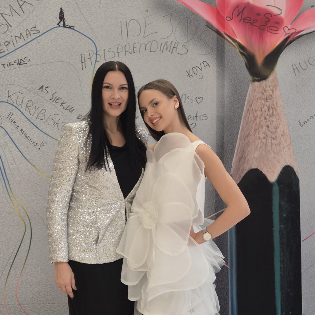 Iniciatyvos 25-metį mininti „gargždų viltis“ svajoja apie savo namus 2025 25 meti mininti gargzdu viltis svajoja apie savo namus 2025 4 iniciatyvos iustitia. Bg „gargždų vilties“ pirmininkė a. Jurkienė nuoširdžiai dėkojo visiems bendruomenės bičiuliams ir pati sulaukė šiltų padėkos žodžių iš bendrijos tarybos narių, kurių linkėjimus... 25-metį mininti „gargždų viltis“ svajoja apie savo namus 2025 2025-12-04 17:08:00 teisingumas - iustitia. Bg iniciatyvos