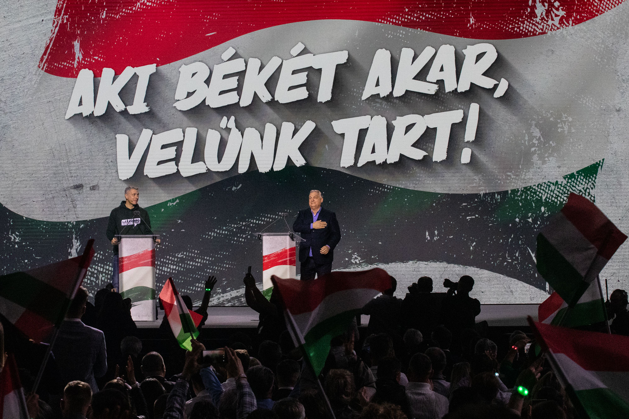Digitális polgári kör a dpk sportcsarnokturnéja végére kiderült, hogy a jóisten is orbán mellett van, és a fidesz megszüntette a gyerekszegénységet 2025 a dpk sportcsarnokturneja vegere kiderult hogy a joisten is orban mellett van es a fidesz megszuntette a gyerekszegenyseget 2025 1 digitális polgári kör iustitia. Bg ha egyetlen megszólalásban kellene összefoglalni orbán viktor... Iustitia. Bg a dpk sportcsarnokturnéja végére kiderült, hogy a jóisten is orbán mellett van, és a fidesz megszüntette a gyerekszegénységet 2025 2025-12-20 18:49:08 igazságszolgáltatás - iustitia. Bg digitális polgári kör