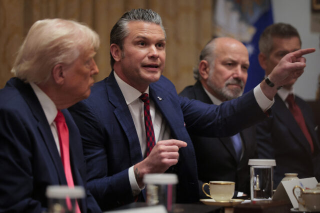 A Pentagon belső vizsgálata szerint is veszélyeztethette amerikai katonák életét a hadműveletekről csetelő miniszter 2025