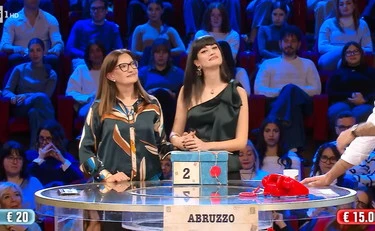 Affari tuoi, "salvata in corner": brividi per lucia 2025 - giustizia - iustitia. Bg Televisione affari tuoi, "salvata in corner": brividi per lucia 2025 affari tuoi salvata in corner brividi per lucia 2025 televisione lucia dall'abruzzo è stata la protagonista di affari tuoi, il programma condotto da stefano de martino, nella... Iustitia. Bg affari tuoi, "salvata in corner": brividi per lucia 2025 2025-12-04 20:59:00 giustizia - iustitia. Bg televisione