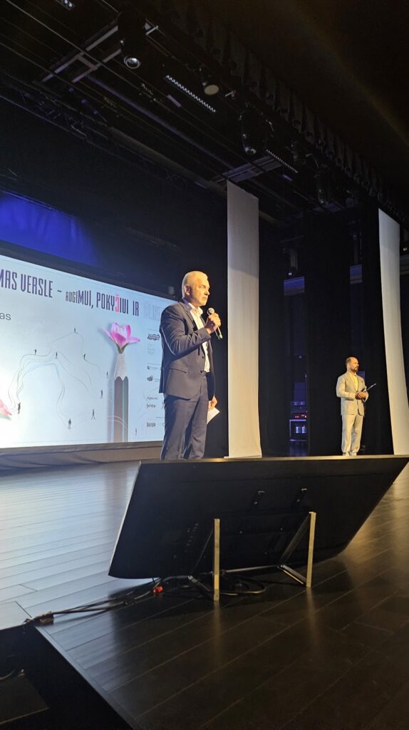 Aštuntasis savivaldos ir verslo forumas – kūrybiškumo triumfas 2025 astuntasis savivaldos ir verslo forumas kurybiskumo triumfas 2025 14 iustitia. Bg klaipėdos rajono savivaldos ir verslo aštuntasis forumas gargždų kultūros centre trečiadienį sulaukė ypatingo dėmesio: kupina dalyvių salė negailėjo aplodismentų įkvepiantiems... Aštuntasis savivaldos ir verslo forumas – kūrybiškumo triumfas 2025 2025-11-27 11:33:49 teisingumas - iustitia. Bg