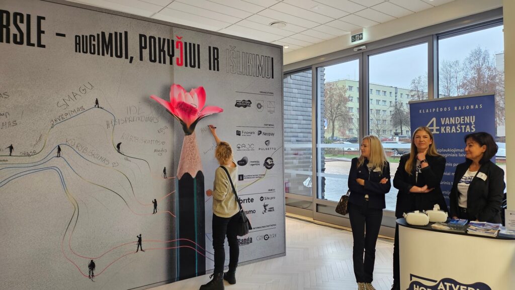 Aštuntasis savivaldos ir verslo forumas – kūrybiškumo triumfas 2025 astuntasis savivaldos ir verslo forumas kurybiskumo triumfas 2025 19 iustitia. Bg klaipėdos rajono savivaldos ir verslo aštuntasis forumas gargždų kultūros centre trečiadienį sulaukė ypatingo dėmesio: kupina dalyvių salė negailėjo aplodismentų įkvepiantiems... Aštuntasis savivaldos ir verslo forumas – kūrybiškumo triumfas 2025 2025-11-27 11:33:49 teisingumas - iustitia. Bg