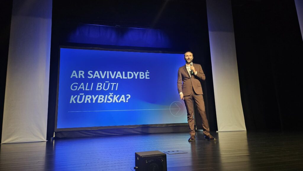 Aštuntasis savivaldos ir verslo forumas – kūrybiškumo triumfas 2025 astuntasis savivaldos ir verslo forumas kurybiskumo triumfas 2025 23 iustitia. Bg klaipėdos rajono savivaldos ir verslo aštuntasis forumas gargždų kultūros centre trečiadienį sulaukė ypatingo dėmesio: kupina dalyvių salė negailėjo aplodismentų įkvepiantiems... Aštuntasis savivaldos ir verslo forumas – kūrybiškumo triumfas 2025 2025-11-27 11:33:49 teisingumas - iustitia. Bg