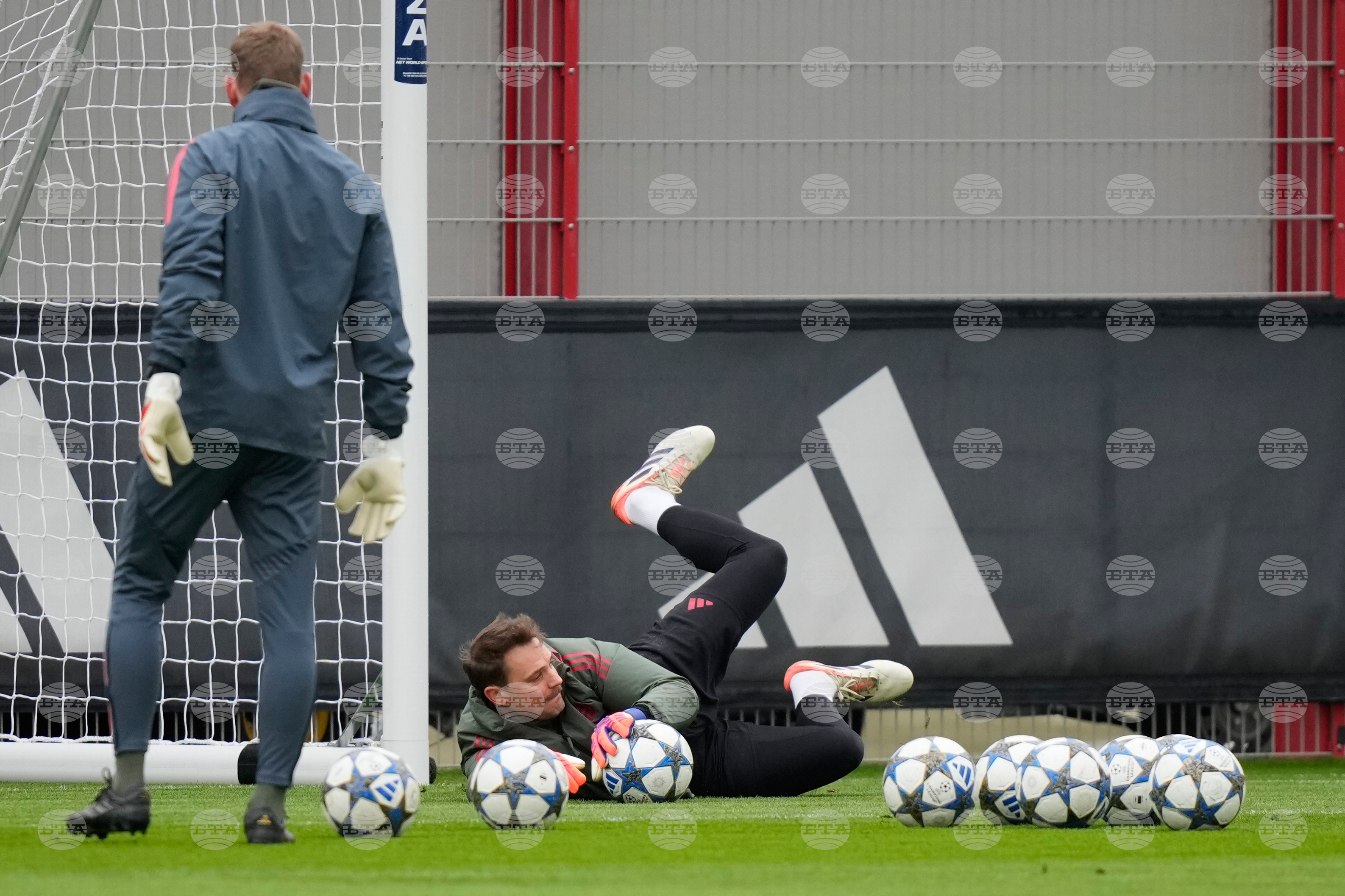 Спорт венсан компани: "мануел нойер ще играе срещу спортинг" 2025 d0b2d0b5d0bdd181d0b0d0bd d0bad0bed0bcd0bfd0b0d0bdd0b8 d0bcd0b0d0bdd183d0b5d0bb d0bdd0bed0b9d0b5d180 d189d0b5 d0b8d0b3d180d0b0d0b5 d181 спорт треньорът на байерн (мюнхен) венсан компани говори пред медиите преди утрешното домакинство на спортинг (лисабон) в... Iustitia. Bg венсан компани: "мануел нойер ще играе срещу спортинг" 2025 2025-12-08 20:57:18 юстиция спорт