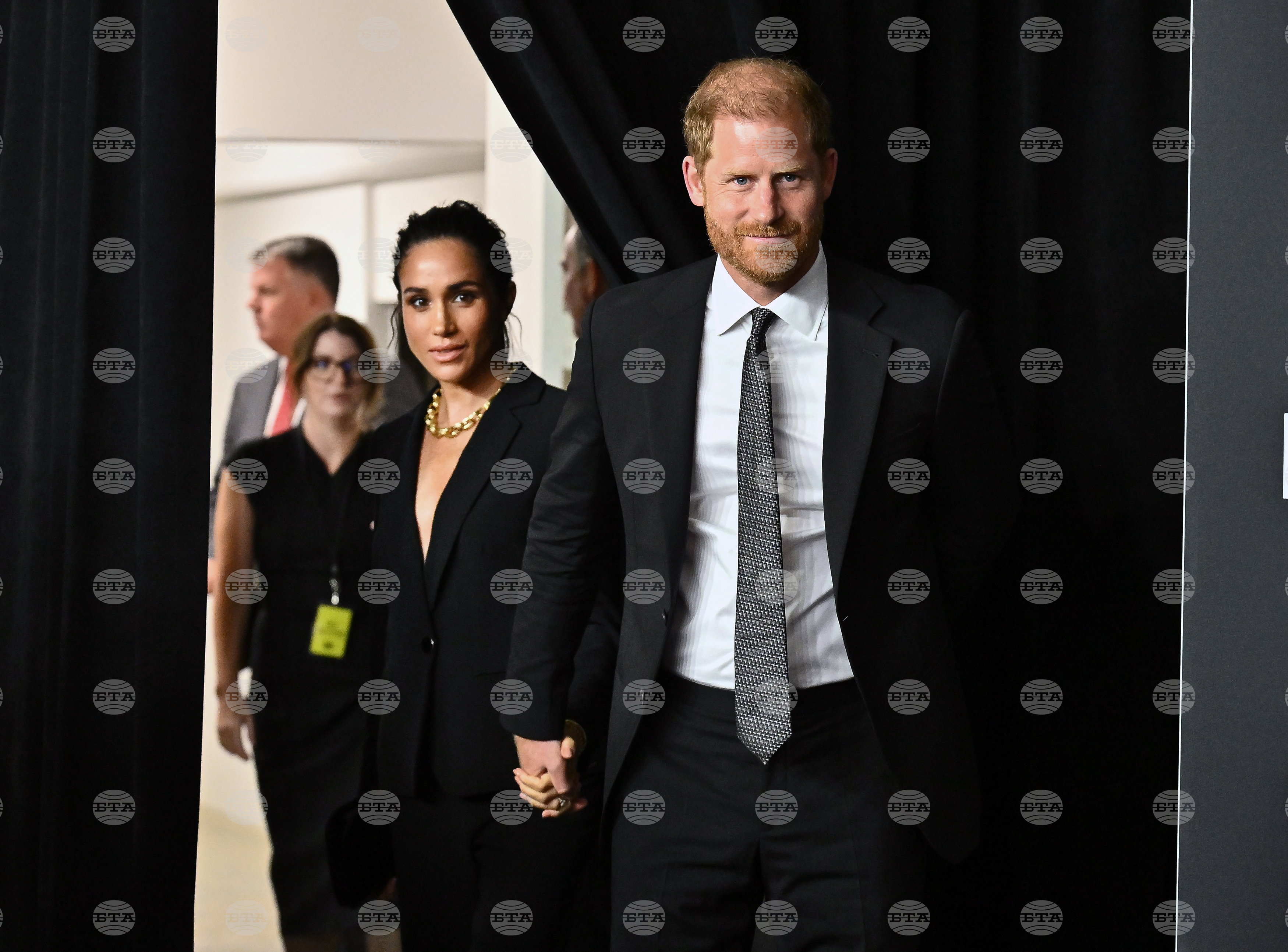 Свят меган маркъл се свързала с баща си след съобщения, че му е ампутиран крак 2025 d0bcd0b5d0b3d0b0d0bd d0bcd0b0d180d0bad18ad0bb d181d0b5 d181d0b2d18ad180d0b7d0b0d0bbd0b0 d181 d0b1d0b0d189d0b0 d181d0b8 d181d0bbd0b5d0b4 свят меган маркъл се свързала с баща  си томас маркъл, с когото са отчуждени, след като беше съобщено, че му е ампутирана... Iustitia. Bg меган маркъл се свързала с баща си след съобщения, че му е ампутиран крак 2025 2025-12-05 23:26:05 юстиция свят