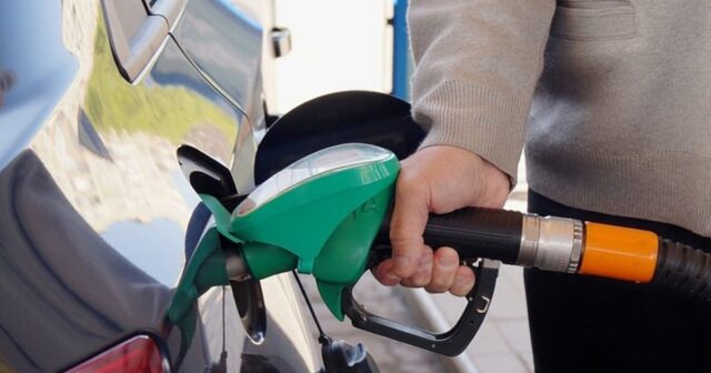 Наплив от гръцки екскурзианти, зареждат евтино гориво Наплив от гръцки екскурзианти, зареждат евтино гориво 2025