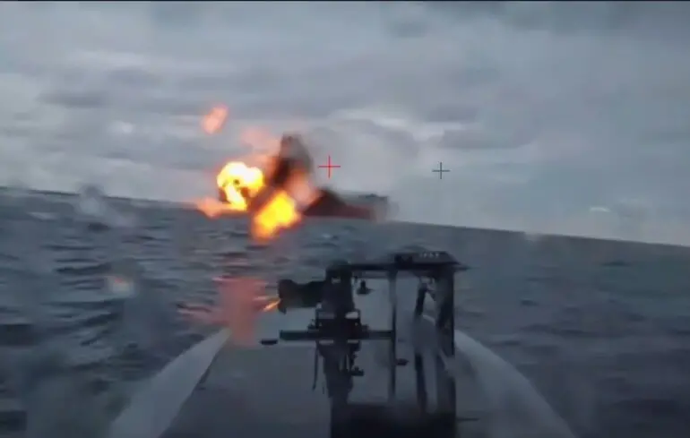 Украинские дроны атаковали в Черном море еще одно судно теневого флота России — Суспільне 2025