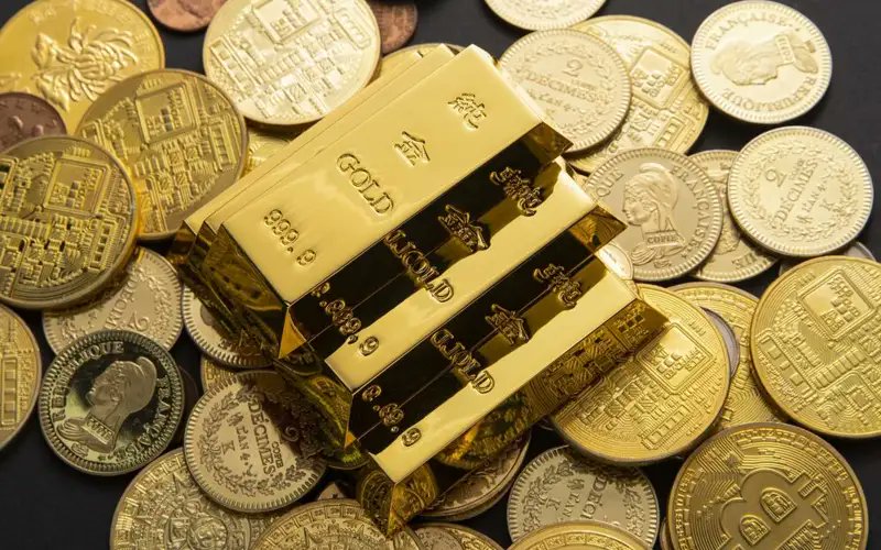 تراجع أسعار الذهب عقب موجة صعود قياسية 2025