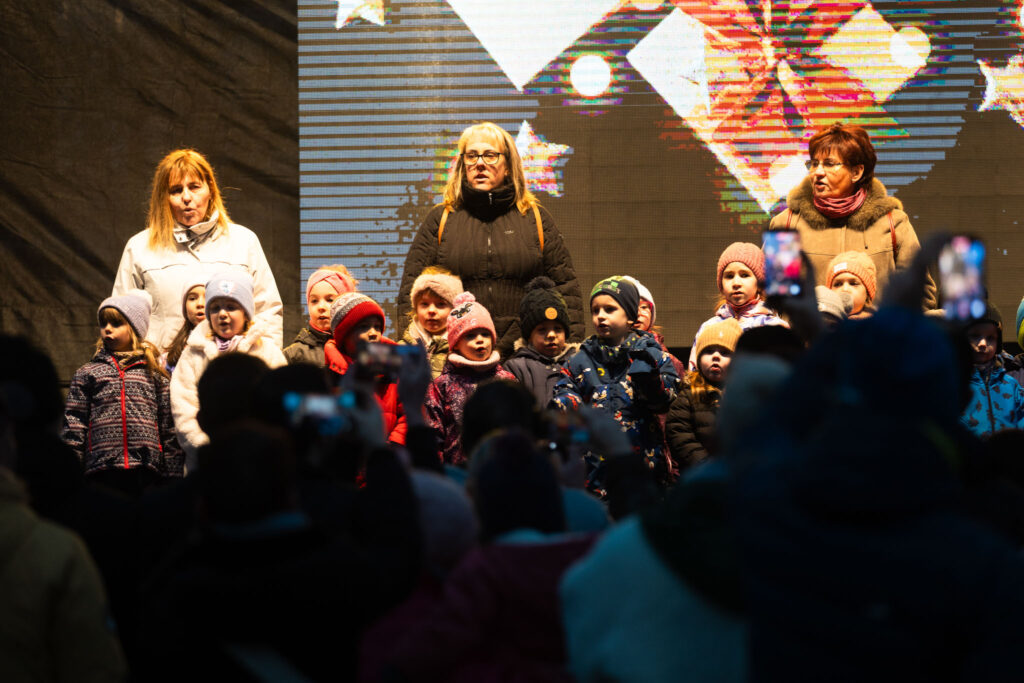 Advent dunakeszi: a betlehemi békelánggal gyújtották meg a városi adventi koszorú negyedik gyertyáját 2025 dunakeszi a betlehemi bekelanggal gyujtottak meg a varosi adventi koszoru negyedik gyertyajat 2025 37 advent iustitia. Bg -meghitt hangulatú adventi program várta az érdeklődőket vasárnap délután, ahol a közösség együtt... Iustitia. Bg dunakeszi: a betlehemi békelánggal gyújtották meg a városi adventi koszorú negyedik gyertyáját 2025 2025-12-22 19:05:39 igazságszolgáltatás - iustitia. Bg advent