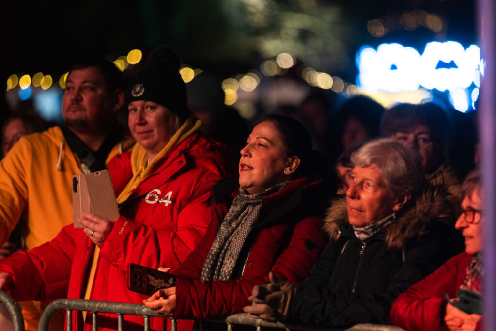 Advent dunakeszi: a betlehemi békelánggal gyújtották meg a városi adventi koszorú negyedik gyertyáját 2025 dunakeszi a betlehemi bekelanggal gyujtottak meg a varosi adventi koszoru negyedik gyertyajat 2025 41 advent iustitia. Bg -meghitt hangulatú adventi program várta az érdeklődőket vasárnap délután, ahol a közösség együtt... Iustitia. Bg dunakeszi: a betlehemi békelánggal gyújtották meg a városi adventi koszorú negyedik gyertyáját 2025 2025-12-22 19:05:39 igazságszolgáltatás - iustitia. Bg advent