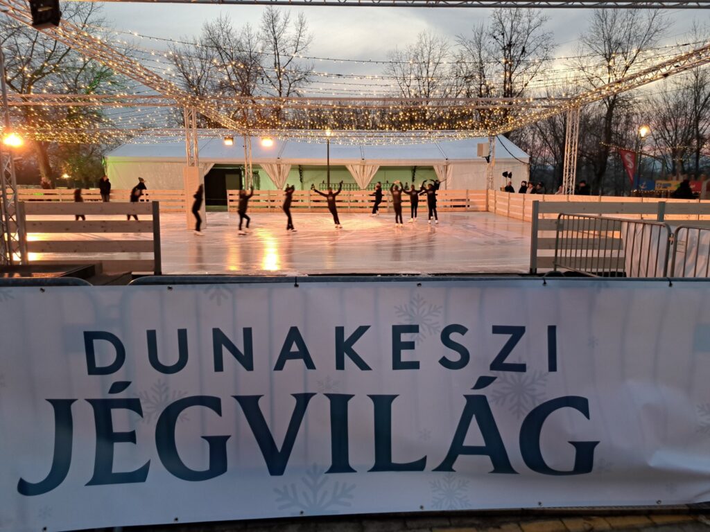 Advent dunakeszi jégvilág – megnyílt a város téli csodája 2025 dunakeszi jegvilag megnyilt a varos teli csodaja 2025 17 advent iustitia. Bg -advent első hétvégéjén ünnepi ragyogás költözött a katonadombra: közel 2000 négyzetméteren csillog a... Iustitia. Bg dunakeszi jégvilág – megnyílt a város téli csodája 2025 2025-11-29 20:22:37 igazságszolgáltatás - iustitia. Bg advent