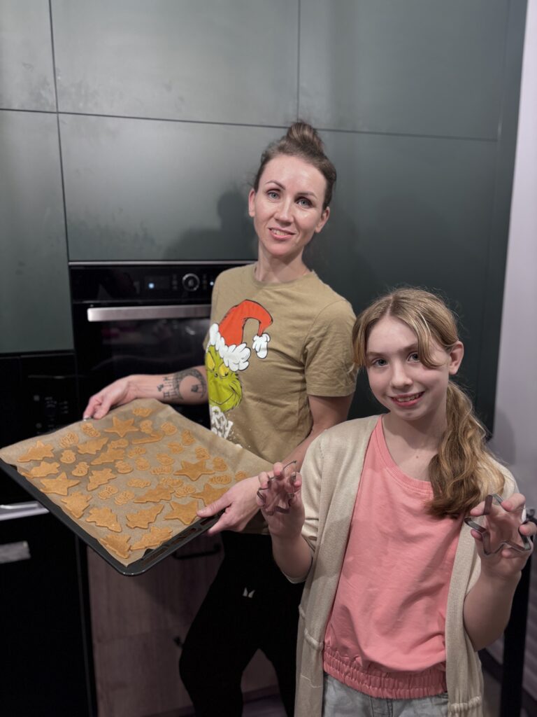 Gardžiuokimės su… gargždiške loreta stirbyte 2025 - teisingumas - iustitia. Bg Gardžiuokimės su... Gardžiuokimės su… gargždiške loreta stirbyte 2025 gardziuokimes su gargzdiske loreta stirbyte 2025 gardžiuokimės su... Iustitia. Bg pašnekovės archyvo nuotr. : „kokius kūčių ir kalėdų patiekalus gamins mano vaikai, nežinau, nes, kol turime tėvus, švenčiame jų namuose. Maistą ruošiame visi: viena mano sesuo... Gardžiuokimės su… gargždiške loreta stirbyte 2025 2025-12-20 06:55:00 teisingumas - iustitia. Bg gardžiuokimės su...