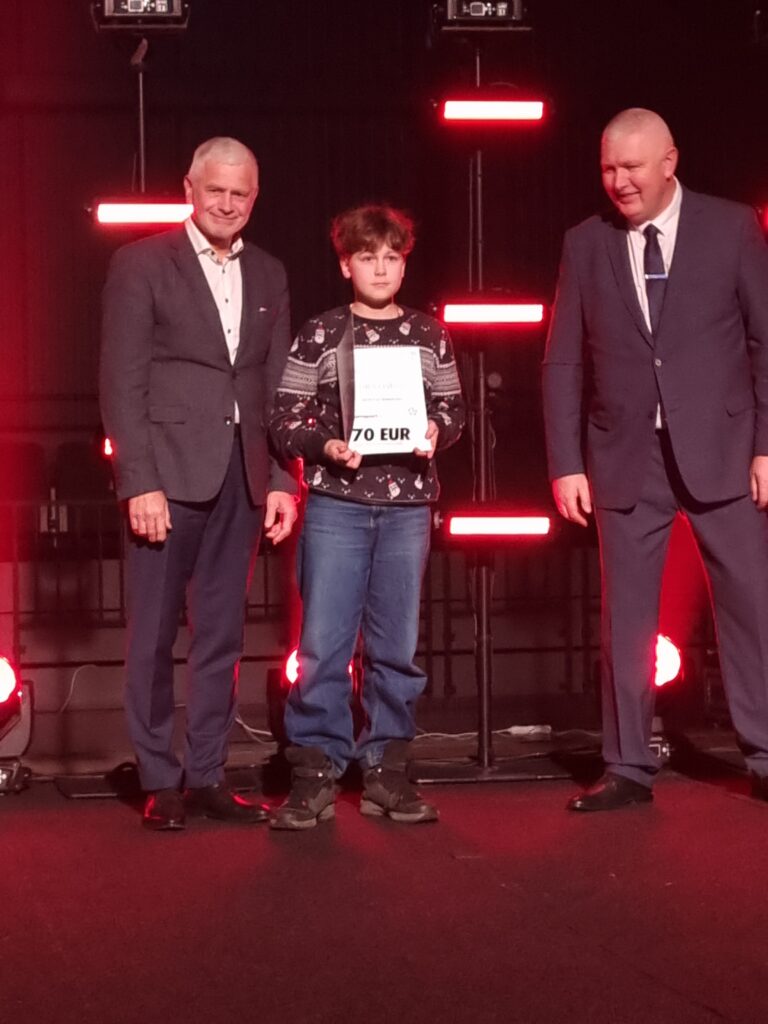 Mes veikiame gargždų daugiafunkciame centre pasididžiuota talentingais  jaunaisias sportininkai sir sporto mėgėjais 2025 gargzdu daugiafunkciame centre pasididziuota talentingais jaunaisias sportininkai sir sporto megejais 2025 339 mes veikiame iustitia. Bg prieš pat didžiąsias metų šventes gargždų daugiafunkcis sporto centras skambėjo nuo plojimų, dainų ir jaudinančių istorijų. Čia vyko jaunųjų sportininkų ir rajono sporto mėgėjų... Gargždų daugiafunkciame centre pasididžiuota talentingais  jaunaisias sportininkai sir sporto mėgėjais 2025 2025-12-29 13:00:57 teisingumas - iustitia. Bg mes veikiame