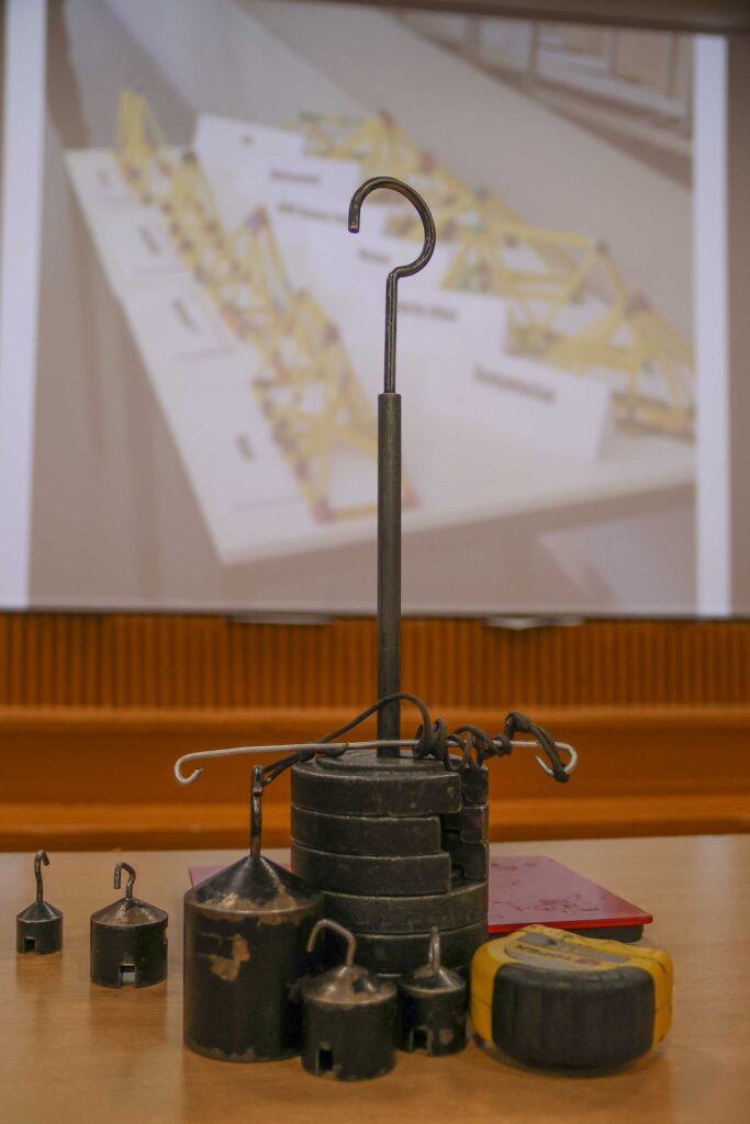 Akiratyje gimnazijoje vyko nacionalinis čempionatas ,,makaronų tiltai 2025“ 2025 gimnazijoje vyko nacionalinis cempionatas makaronu tiltai 2025 2025 91 akiratyje iustitia. Bg gargždų „vaivorykštės“ gimnazijoje antrą kartą surengtas nacionalinis mokinių čempionatas „makaronų tiltai 2025“, organizuojamas vilnius tech universiteto. Čempionato... Gimnazijoje vyko nacionalinis čempionatas ,,makaronų tiltai 2025“ 2025 2025-12-03 09:48:42 teisingumas - iustitia. Bg akiratyje