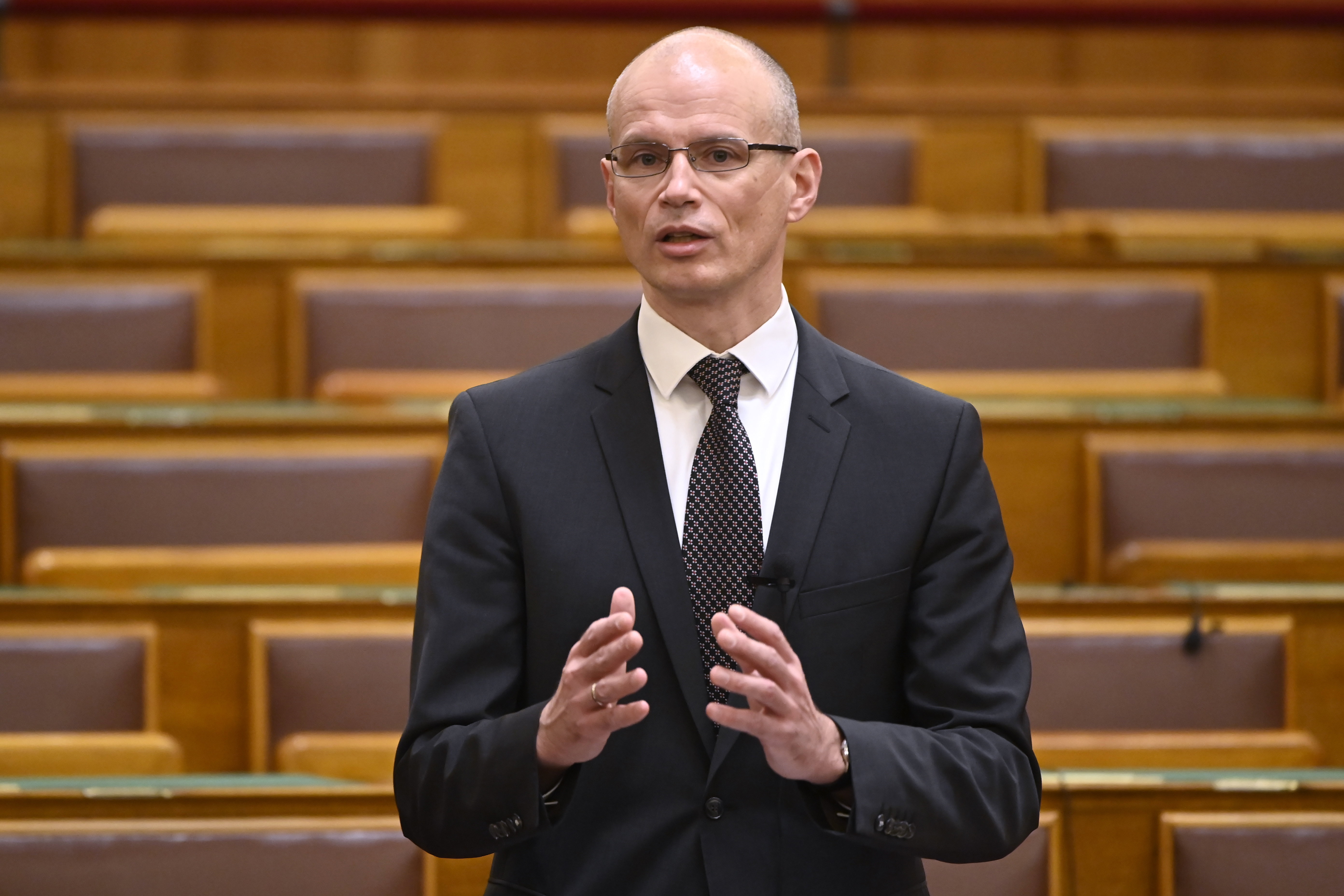 Alelnök hivatalos: matolcsy embere helyett banai péter benő lett a magyar nemzeti bank egyik alelnöke 2025 hivatalos matolcsy embere helyett banai peter beno lett a magyar nemzeti bank egyik alelnoke 2025 alelnök iustitia. Bg miután az országgyűlés gazdasági bizottsága támogatta a... Iustitia. Bg hivatalos: matolcsy embere helyett banai péter benő lett a magyar nemzeti bank egyik alelnöke 2025 2025-12-01 21:11:00 igazságszolgáltatás - iustitia. Bg alelnök