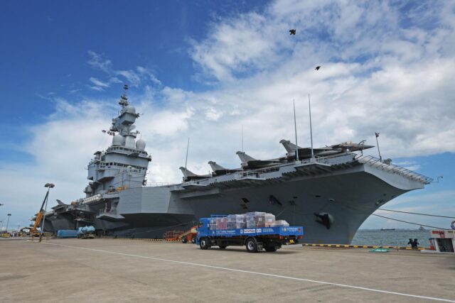 JAČANJE FRANCUSKE Macron najavio izgradnju novog, većeg i suvremenijeg nosača zrakoplova 2025