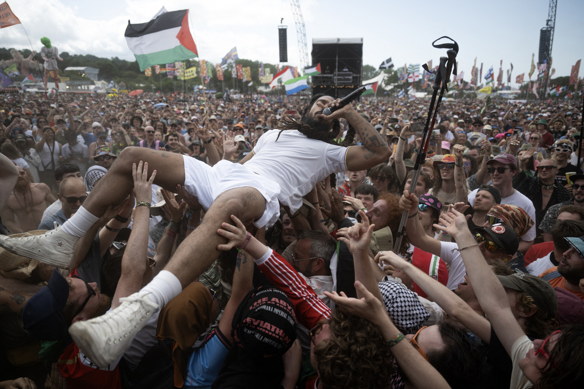 Bob vylan lezárta rendőrség bob vylan ügyét, aki a glastonbury fesztiválon skandáltatott izrael-ellenes rigmusokat 2025 lezarta rendorseg bob vylan ugyet aki a glastonbury fesztivalon skandaltatott izrael ellenes rigmusokat 2025 bob vylan iustitia. Bg a brit rendőrség lezárta a bob vylan glastonburyi fellépése... Iustitia. Bg lezárta rendőrség bob vylan ügyét, aki a glastonbury fesztiválon skandáltatott izrael-ellenes rigmusokat 2025 2025-12-23 20:58:37 igazságszolgáltatás - iustitia. Bg bob vylan